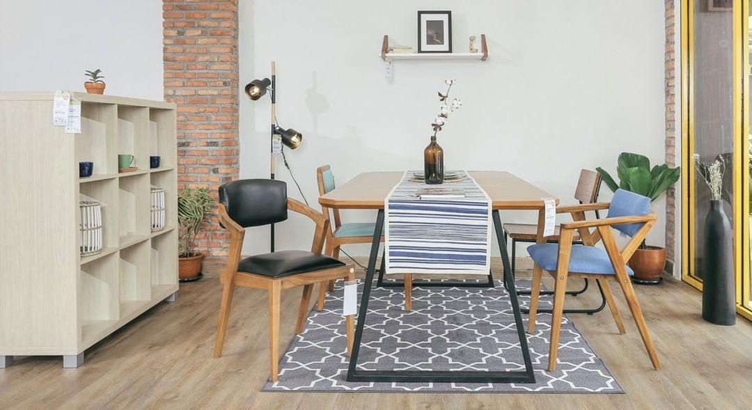 7 kursi makan minimalis yang cocok untuk rumah kecil